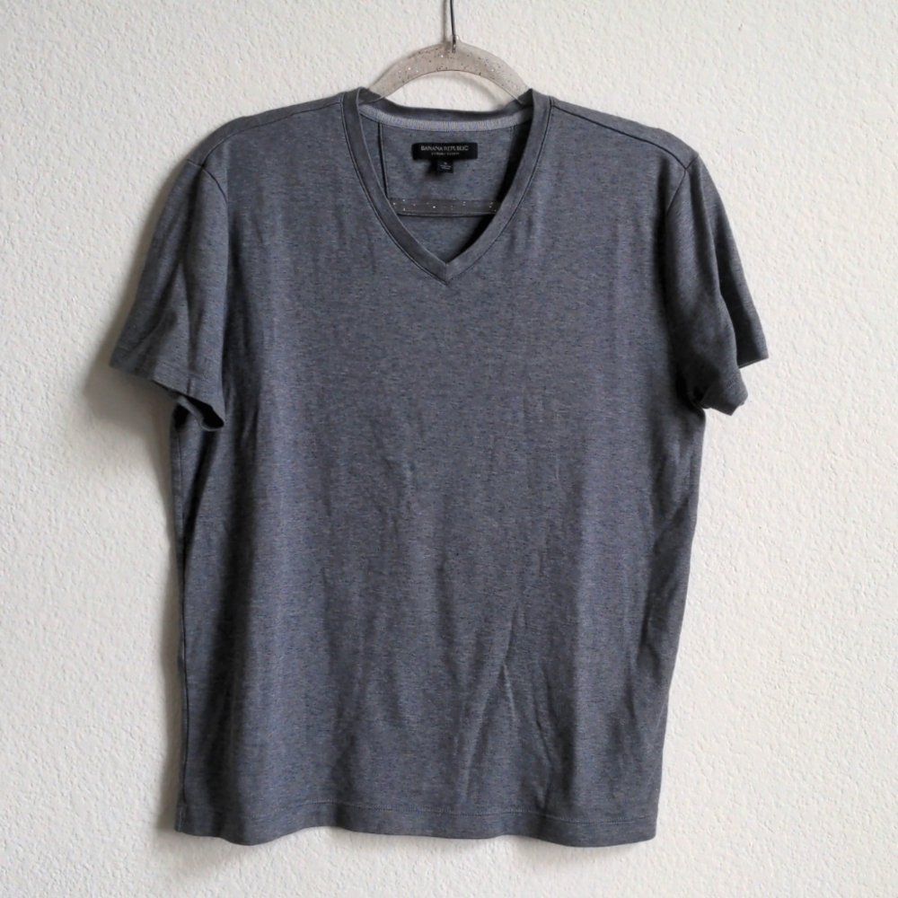 Banana Republic Men's T-Shirt (Small)